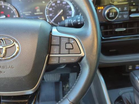 Certified 2022 Toyota Highlander XSE image 15