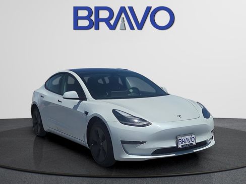 Used 2023 Tesla Model 3 Standard Range RWD image 2