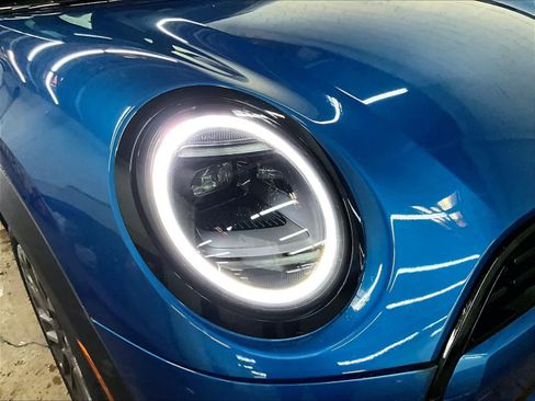 Certified 2025 MINI Cooper 2-Door Hardtop image 30