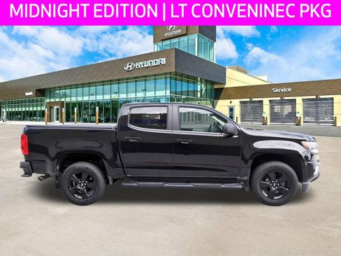 Used 2017 Chevrolet Colorado LT w/ Midnight Edition RWD image 4
