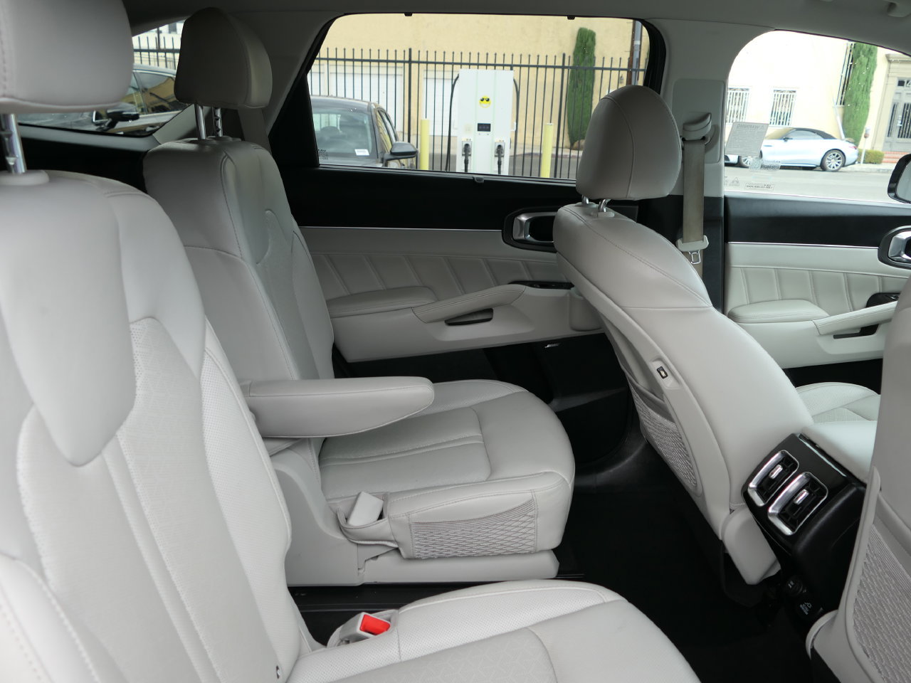 Used 2023 Kia Sorento SX Prestige AWD/4WD image 24