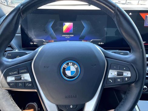 Used 2023 BMW i4 eDrive35 w/ Premium Package RWD image 32