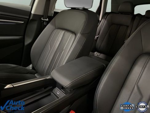 Used 2023 Audi e-tron Premium Plus w/ Premium Plus Package image 60