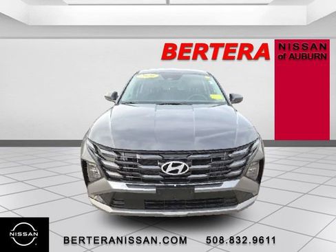 Used 2026 Hyundai Tucson Blue SE AWD/4WD image 3