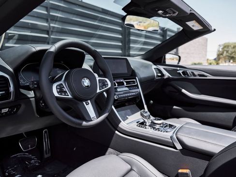 Used 2022 BMW 840i Convertible RWD image 2
