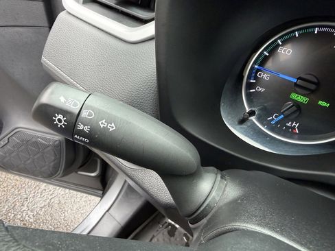 Certified 2022 Toyota RAV4 XLE image 31