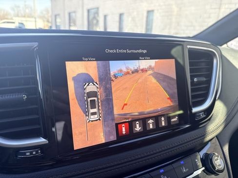 New 2026 Chrysler Pacifica Pinnacle w/ Trailer Tow Group image 38