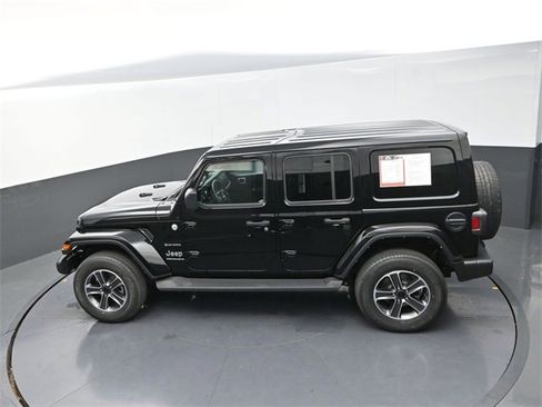 Used 2023 Jeep Wrangler Unlimited Sahara w/ Cold Weather Group image 22