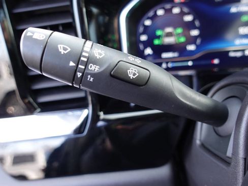 Used 2024 Chevrolet Silverado 1500 LT AWD/4WD image 46