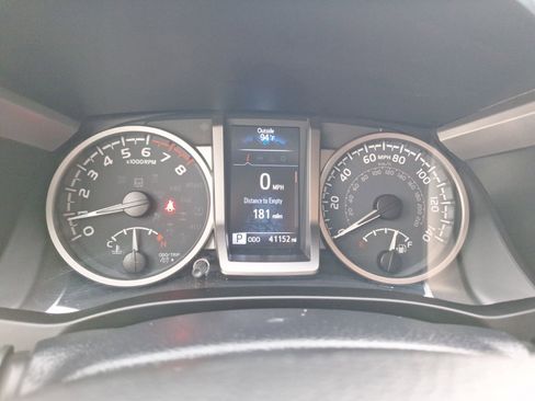 Used 2022 Toyota Tacoma SR5 RWD image 19