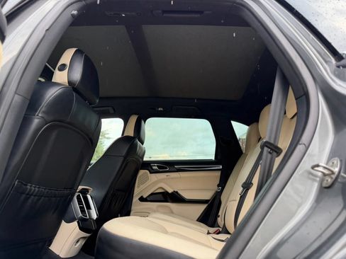 Used 2016 Porsche Cayenne S AWD/4WD image 31