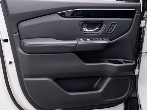 Used 2023 Honda Pilot Touring image 15