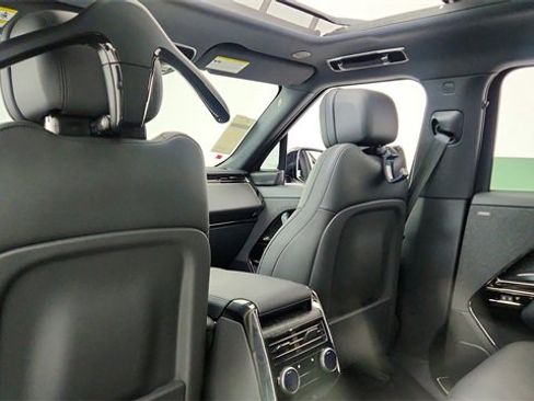 Used 2025 Land Rover Range Rover Sport Dynamic SE image 30