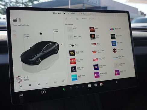 Used 2024 Tesla Model 3 Standard Range RWD image 40
