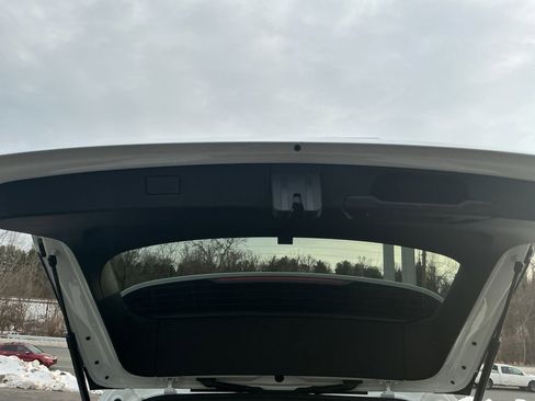 Certified 2025 Volkswagen Tiguan S image 18