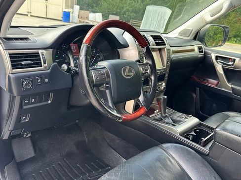 Used 2016 Lexus GX 460 w/ Premium Package AWD/4WD image 25