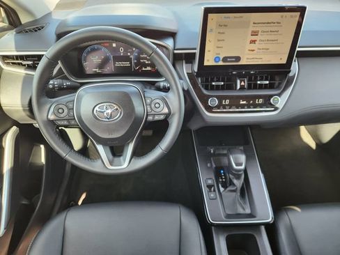 Used 2026 Toyota Corolla Cross XLE FWD image 27