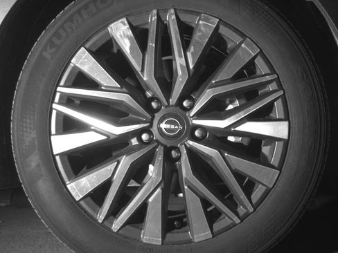 Used 2025 Nissan Altima 2.5 SV image 13