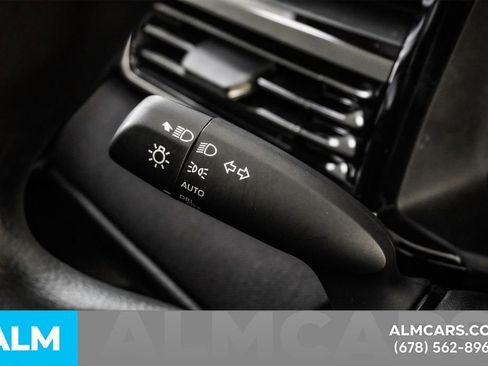 Used 2025 Toyota Camry LE image 28