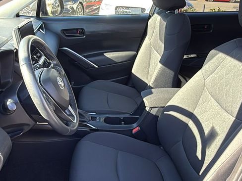 Used 2023 Toyota Corolla Cross LE image 11
