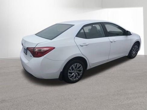 Used 2018 Toyota Corolla LE image 15