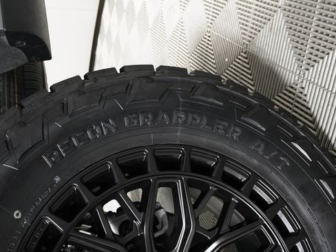 Used 2025 Chevrolet Silverado 1500 Custom Trail Boss image 31