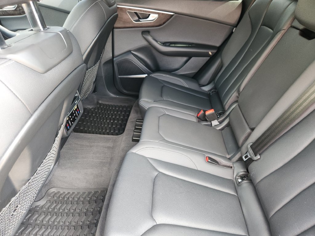 Used 2021 Audi Q8 Prestige AWD/4WD image 30