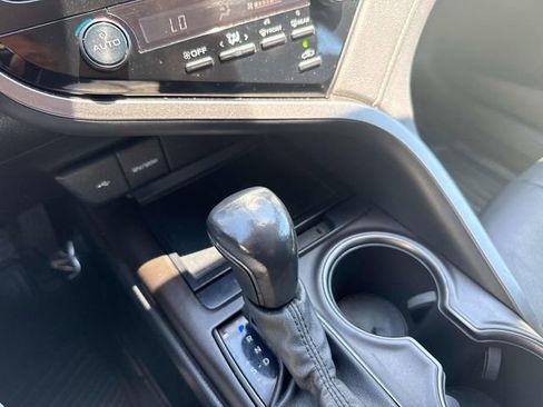 Used 2021 Toyota Camry SE FWD image 22