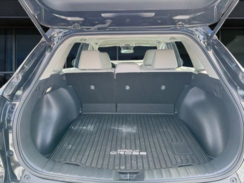 Used 2024 Toyota Corolla Cross L image 9