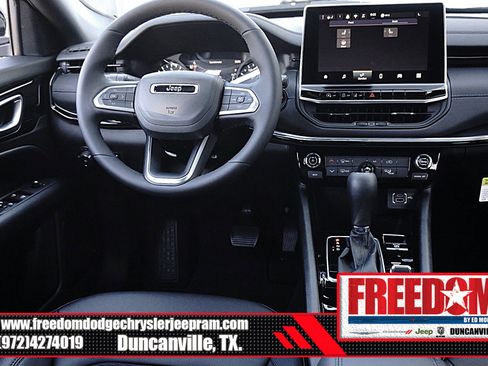 New 2026 Jeep Compass Latitude image 17