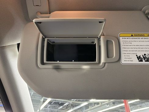 Used 2023 Nissan Rogue SV image 32