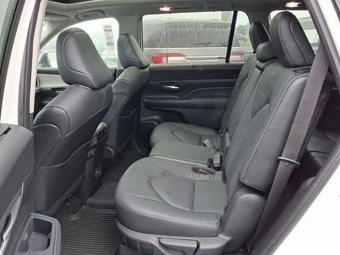 Used 2024 Toyota Grand Highlander AWD image 8