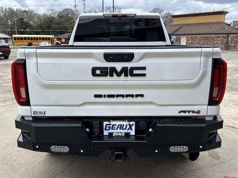 Used 2023 GMC Sierra 2500 AT4 w/ AT4 Preferred Package AWD/4WD image 11