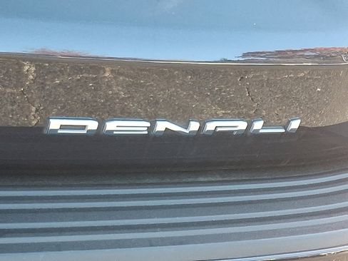 Used 2024 GMC Yukon Denali image 34