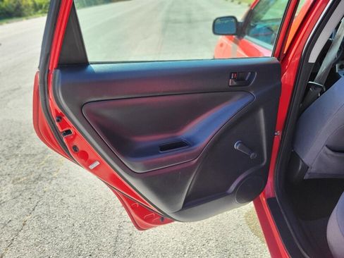 Used 2006 Toyota Matrix XR image 18