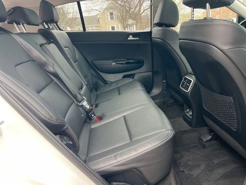 Used 2022 Kia Sportage EX w/ EX Technology Package image 27