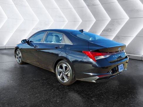 Used 2023 Hyundai Elantra Limited image 3