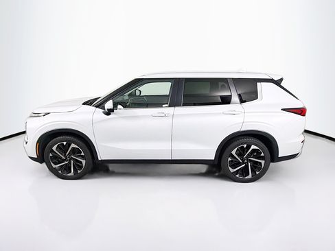 Used 2024 Mitsubishi Outlander SE FWD image 4