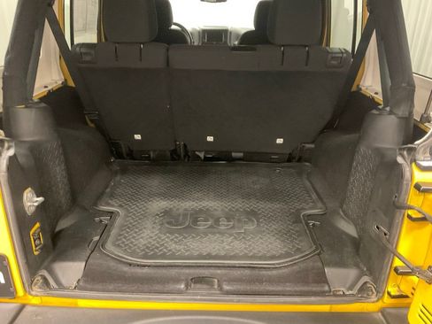 Used 2015 Jeep Wrangler Unlimited Sport w/ Quick Order Package 24S AWD/4WD image 9