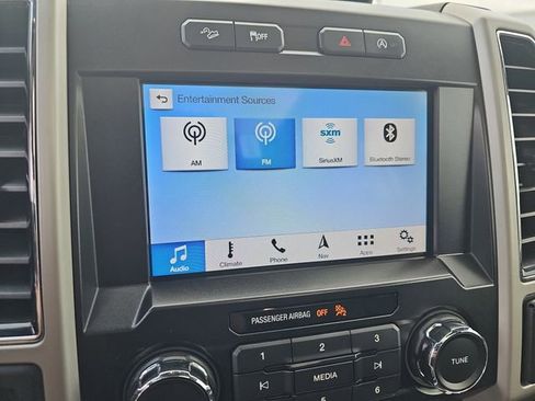 Used 2019 Ford F150 Lariat image 23