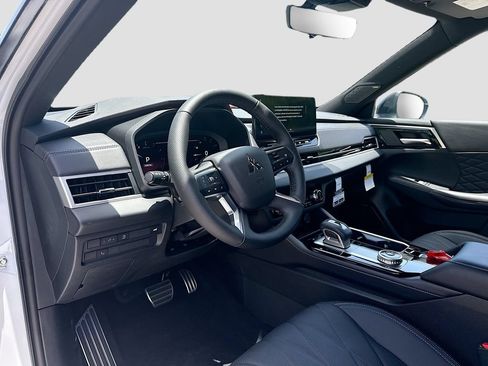 New 2026 Mitsubishi Outlander SEL Black Edition FWD image 9
