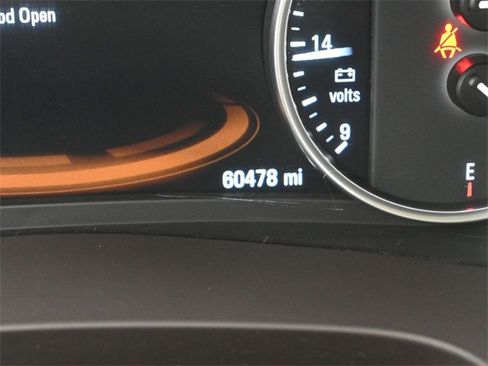 Used 2017 Buick LaCrosse Preferred image 37