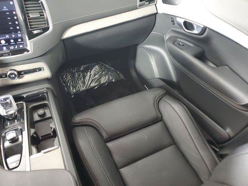 Certified 2024 Volvo XC90 T8 Ultimate w/ Protection Package AWD/4WD image 16