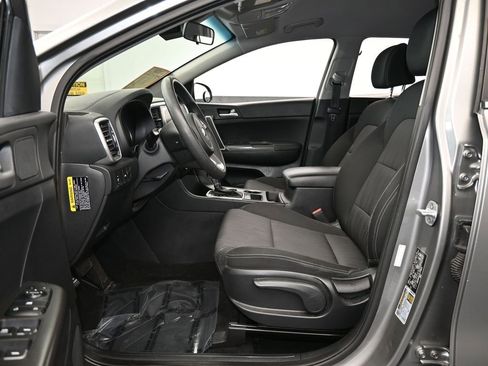 Used 2020 Kia Sportage LX image 11