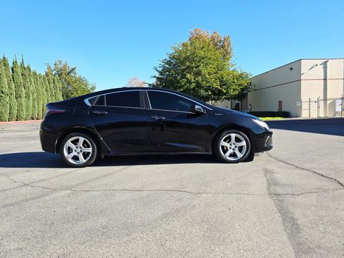 Used 2019 Chevrolet Volt LT image 4