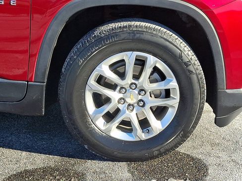 Used 2020 Chevrolet Traverse LT w/ Driver Confidence II Package image 8