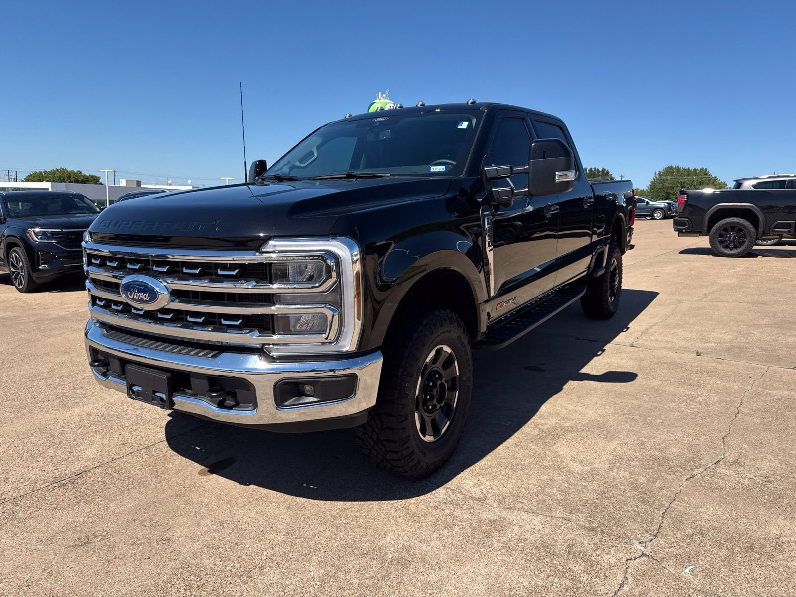 Used 2026 Ford F250 Lariat w/ Tremor Off-Road Package AWD/4WD image 3