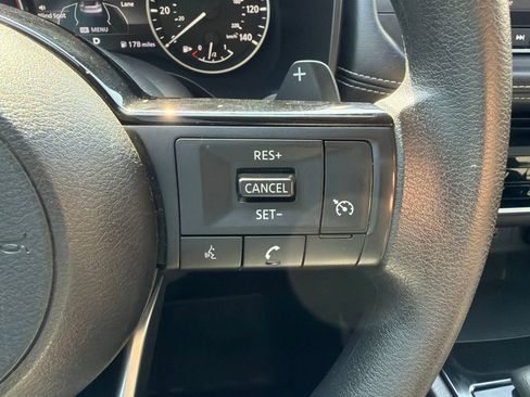 Used 2021 Nissan Rogue S AWD/4WD image 24