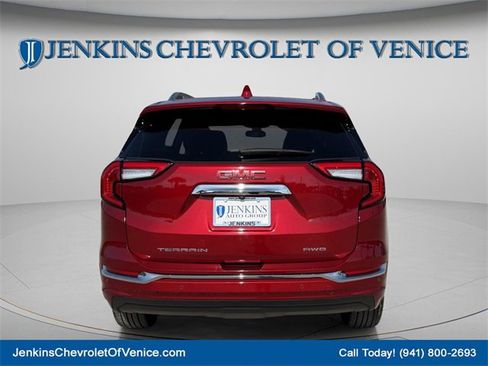 Used 2022 GMC Terrain Denali w/ Denali Premium Package image 4