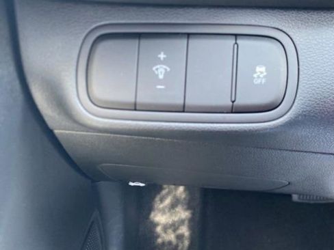 New 2026 Hyundai Venue SE FWD image 19
